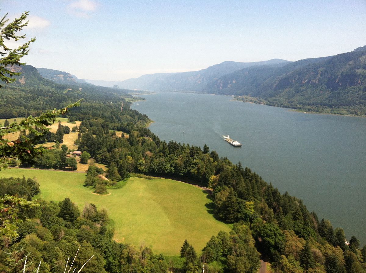 The Columbia River, from Highway 14 - from the Motorcycle summer trip 2012 photo gallery.